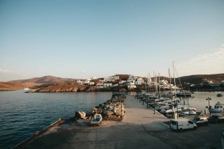 about kythnos porto klaras boats in Loutra Port during the evening