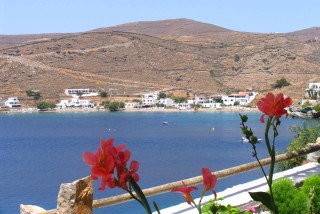 beaches porto klaras loutra beach on Kythnos Island