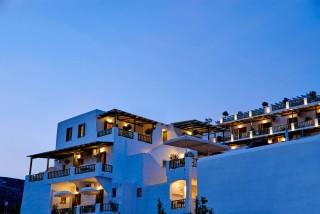 gallery porto klaras complex in Kythnos by night