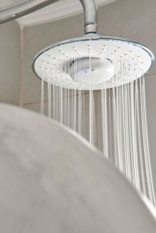 VIP studios porto klaras bedroom's built-in Cycladic shower