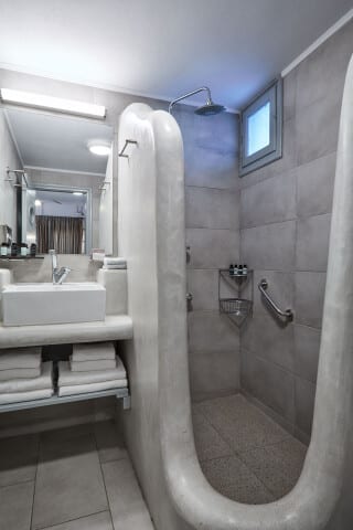 26 kythnos suites bathroom klaras_-277 (2)