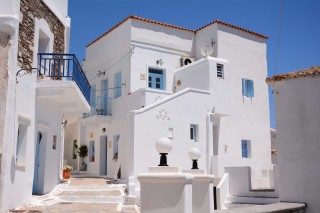 about kythnos porto klaras Cycladic local buildings